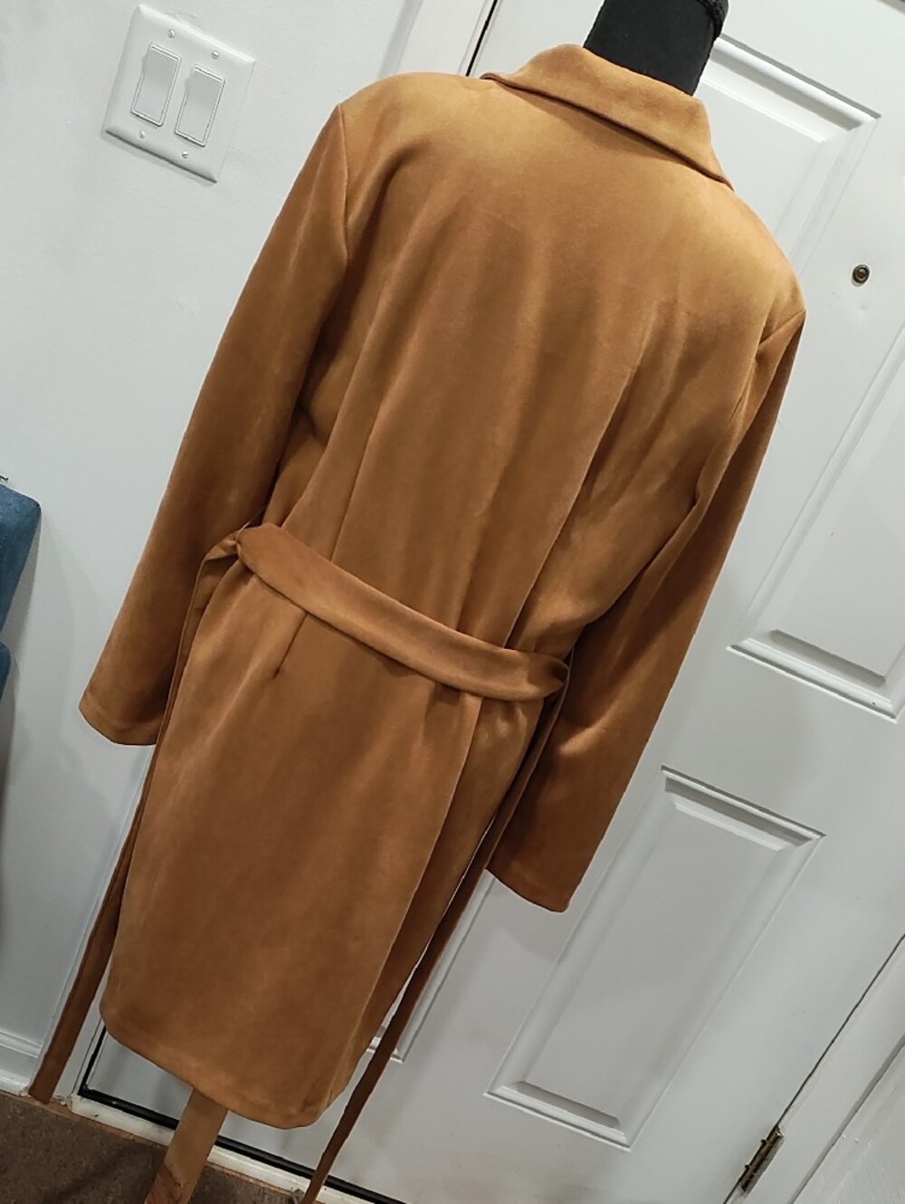 Classic Camel Color Trench Coat/ Jacket - Picture 4 of 7
